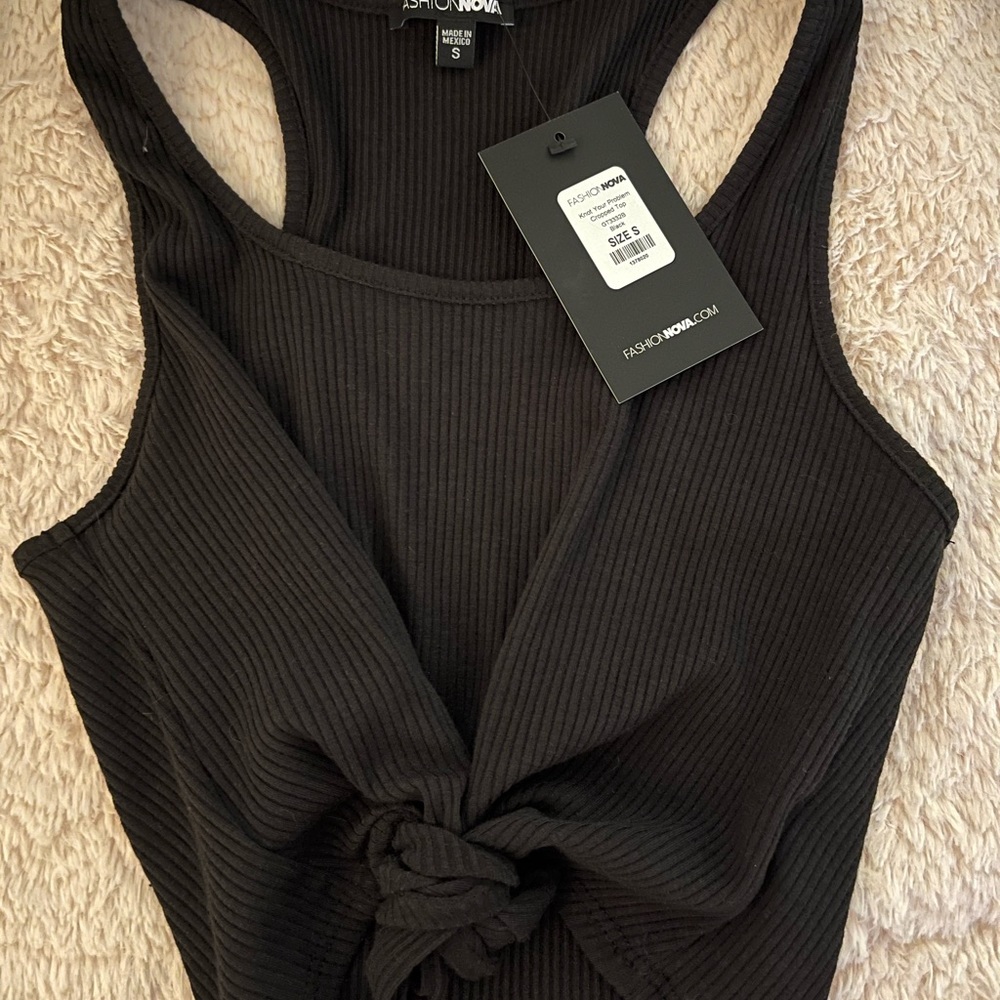Cropped tied tank